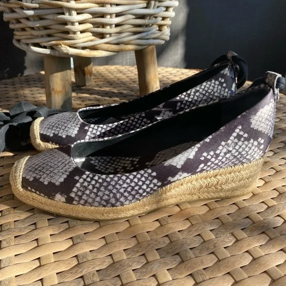 Tory Burch Heather Lace Wrap Up Espadrille Wedges - Size 6 - Picture 13 of 14